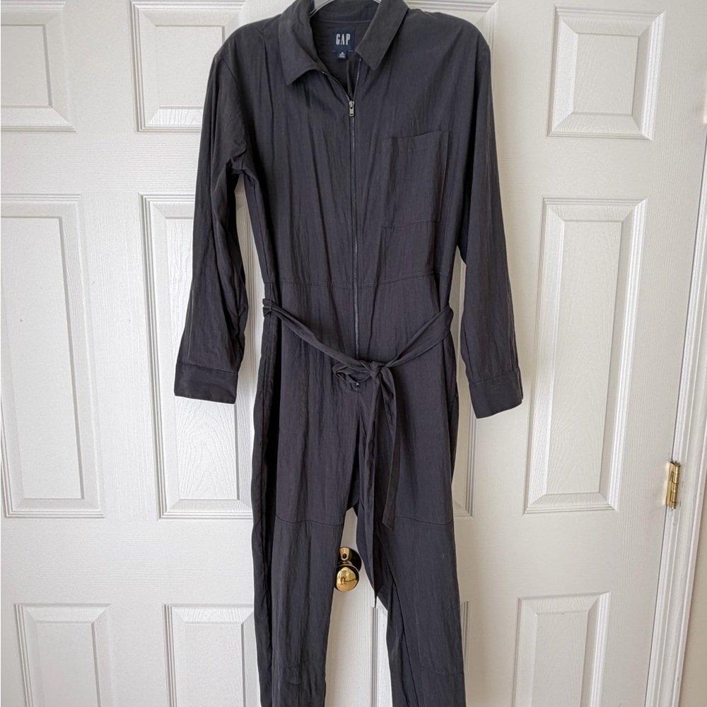 GAP Black Long-Sleeve Tie-Waist Utility Jumpsuit